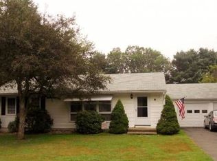 21 Lake Rd, Woodbury, CT 06798