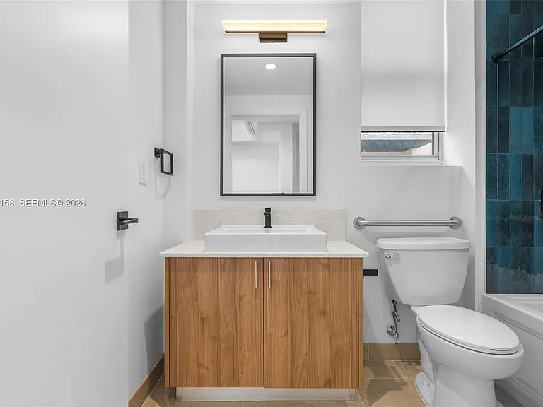 650 SW 1st St #206 — Photo 9