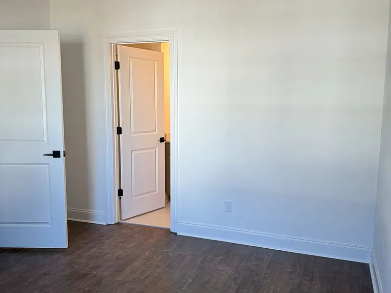 655 Cottage Grove Cir — Photo 15