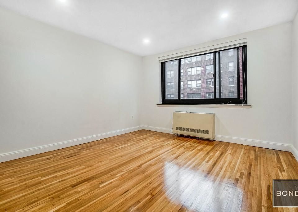 1st image of 207 E 27th St APT 7L