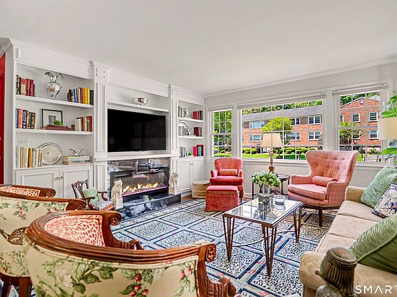 4th image of 125 Heritage Hill Road #A