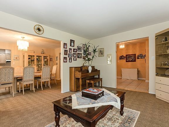 5th image of 7 Lipson Ct