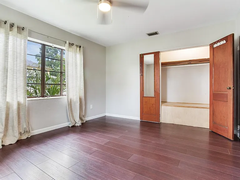 2514 W Gray St — Photo 27