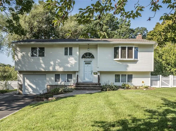 6 Bethany Drive, Commack, NY 11725