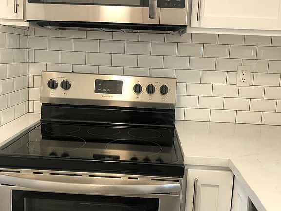 2nd image of 2434 5th St APT 202