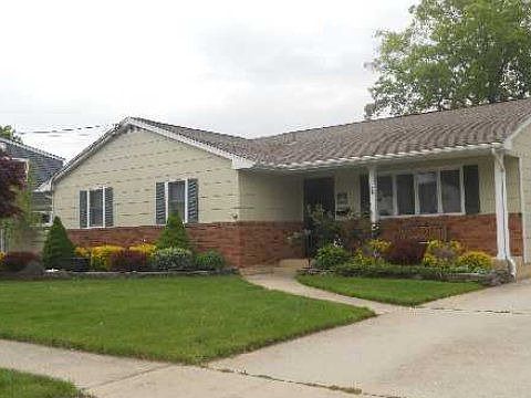 2nd image of 36 Crestwood Blvd