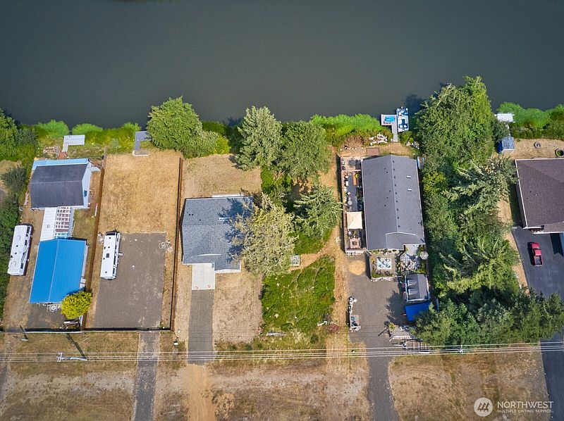3rd image of 640 Point Brown Avenue SE