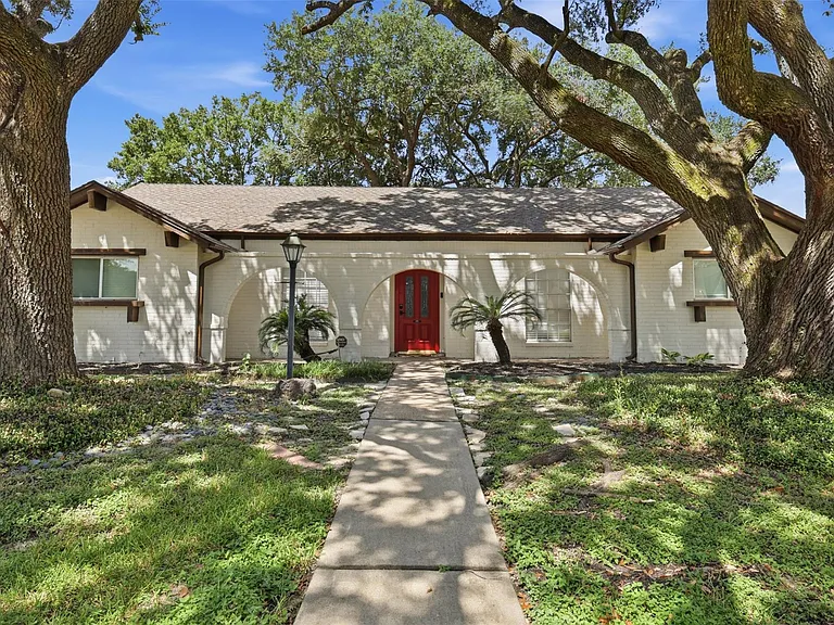 11507 Barwood Bend Dr — Photo 1