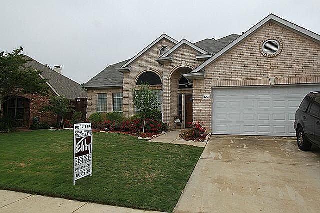 1st image of 3221 Oak Meadow Dr