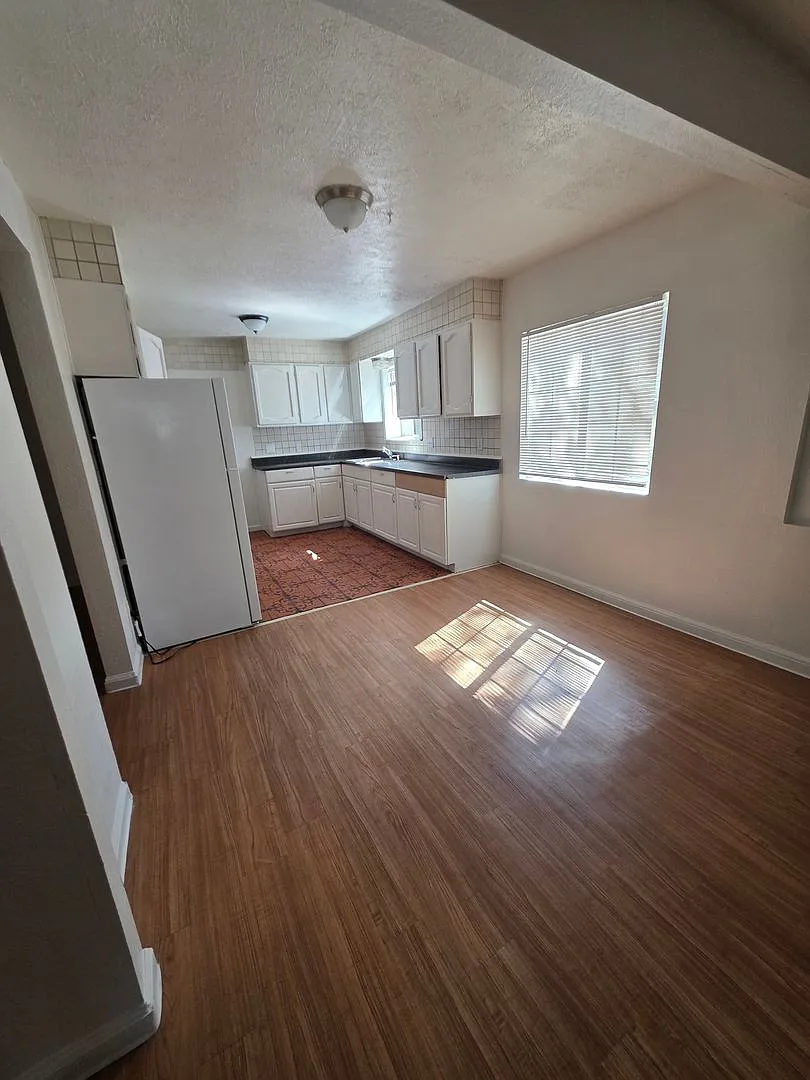 EM879-YSouthTahoeApartments — Photo 2