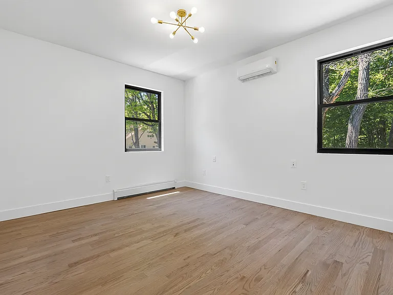 548 Lakes Rd — Photo 32