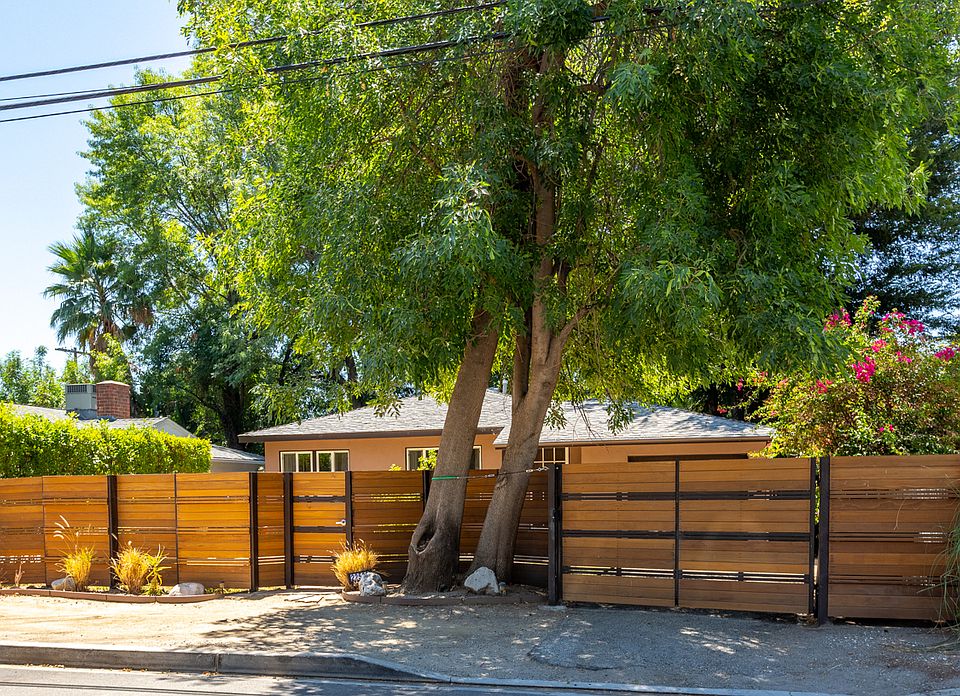 1st image of 22538 Burbank Blvd