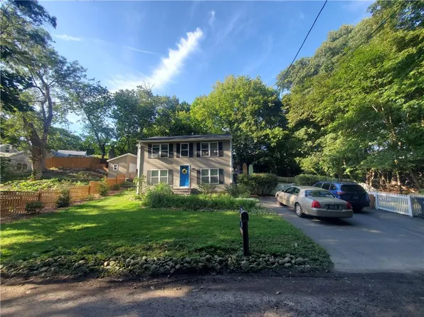 85 Shattock Ave, Warwick, RI 02886