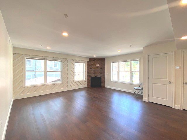 Living/Dining Room with Gas Fireplace