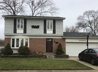 39298 Dillingham St, Westland, MI 48186