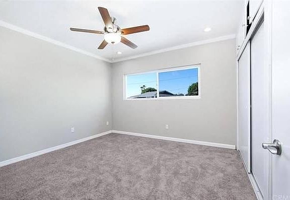 5th image of 558 E Hyde Park Blvd