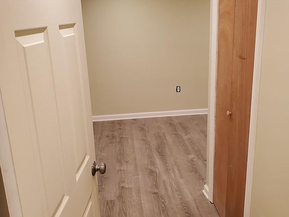 Bedroom 2 or office 7x9