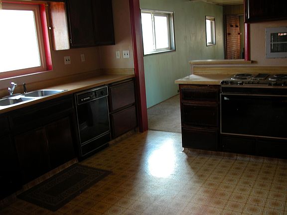 3rd image of 624 Delwood St