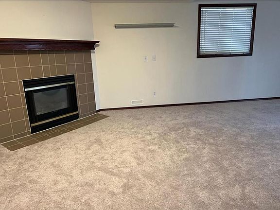 4th image of 279 Coral Springs Cir NE