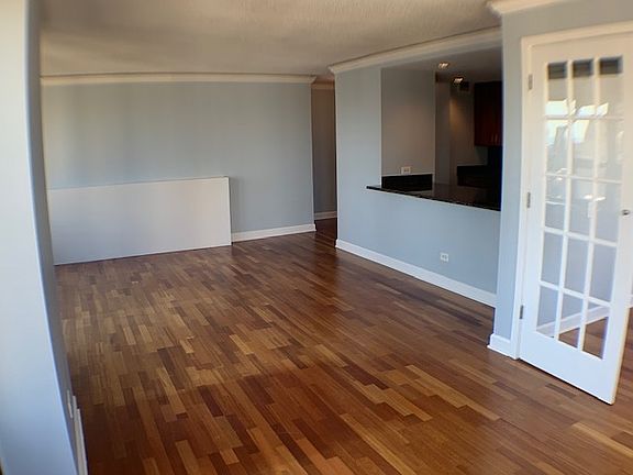 5th image of 30 E Huron St APT 5009