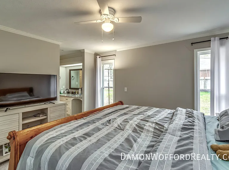 103 Live Oak Ln — Photo 32