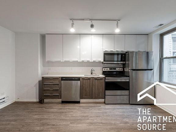 2nd image of 939 W Winona St #207
