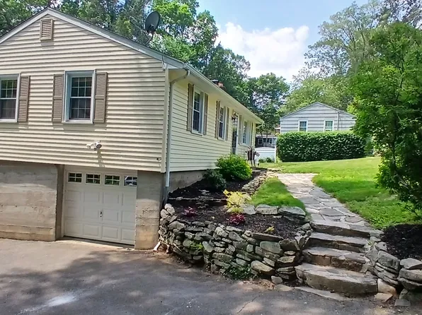 33 Bristol Drive, Canton, CT 06019