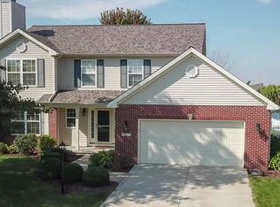 605 Sycamore Dr, Saint Joseph, IL 61873