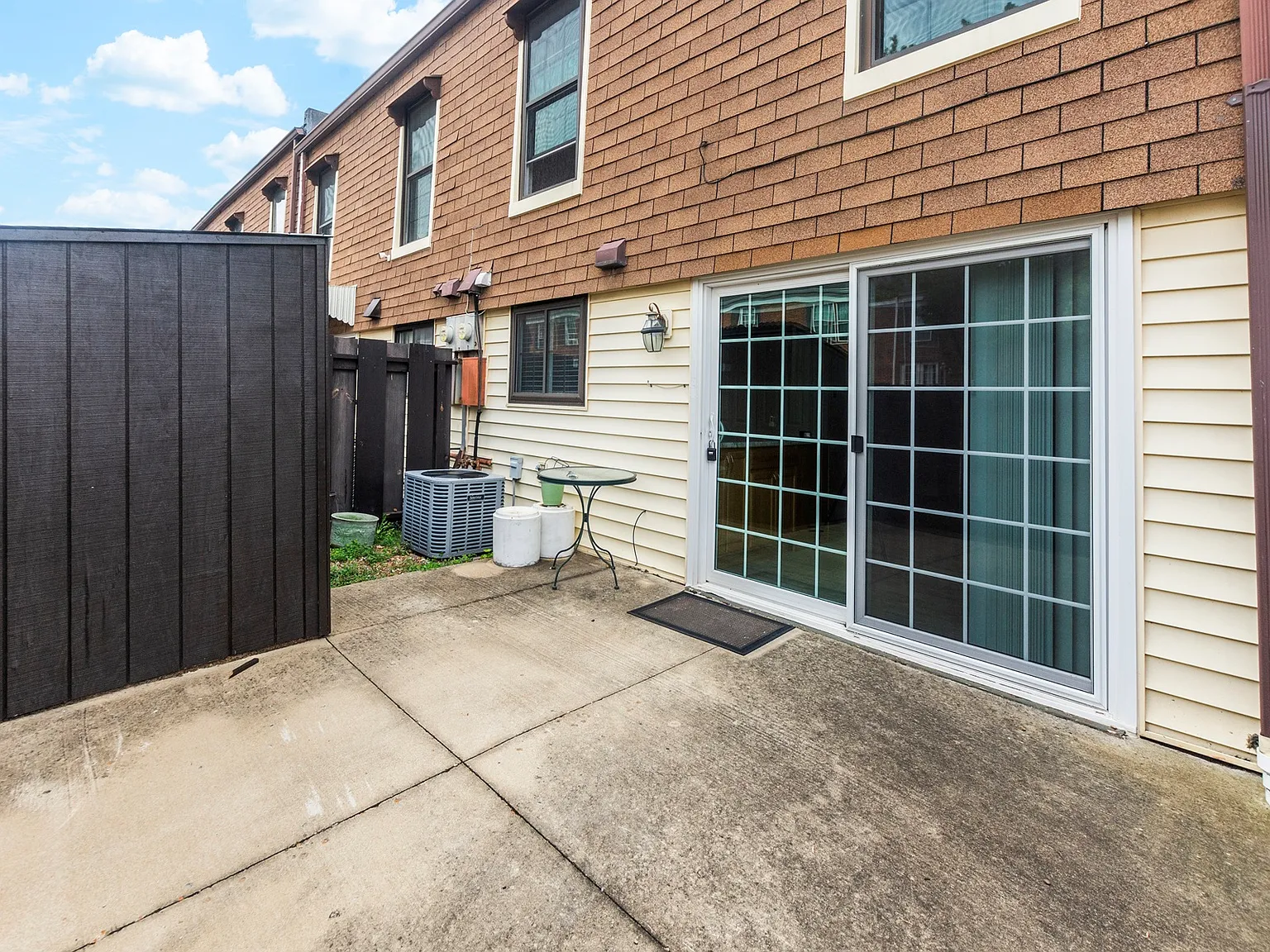 3 bed, 1396 sqft, $1,625 — Photo 3
