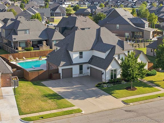 3rd image of 414 W 128th St S