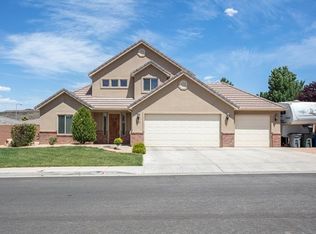 711 E Castle Stone Dr, Washington, UT 84780