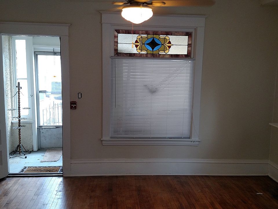 1st image of 1209 18th Ave NE #1