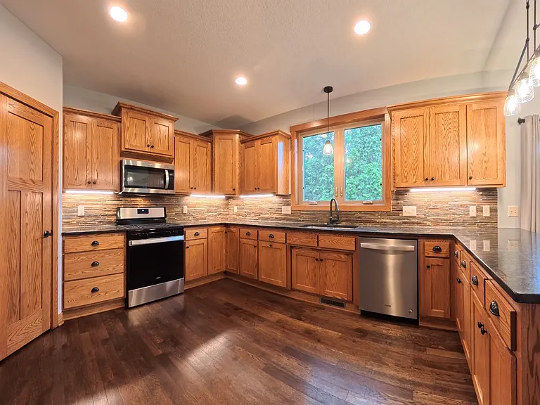 11956 Castle Rock Ct N — Photo 7