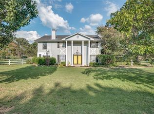 8459 Shady Grove Rd, North Richland Hills, TX 76182