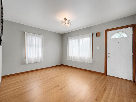4th image of 4029 Williams St