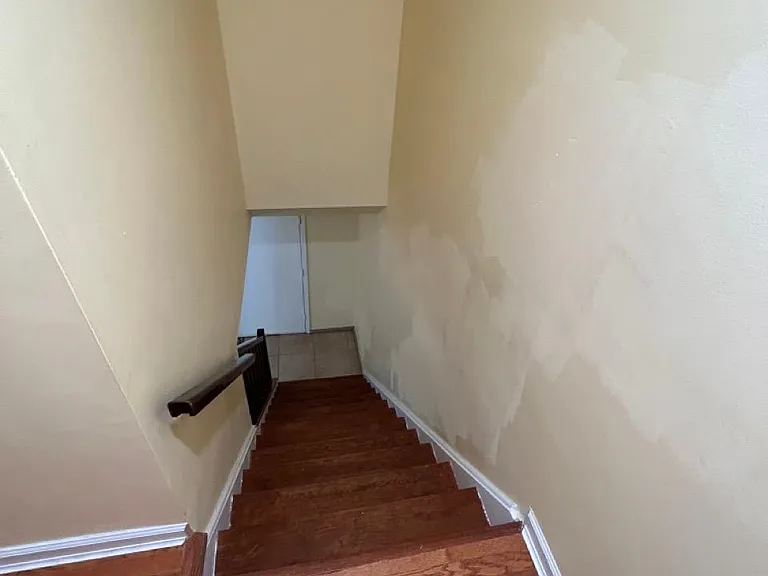75 Calvert Ave E — Photo 38