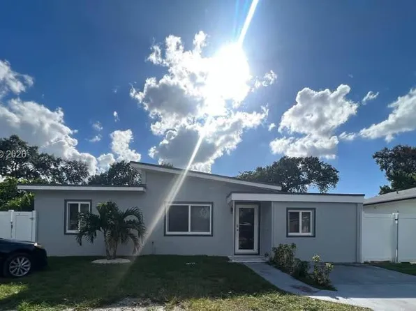 18 Miami Gardens Rd, Hollywood, FL 33023
