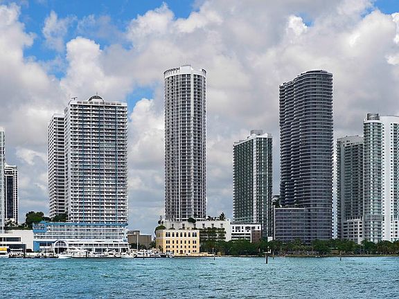 4th image of 1750 N Bayshore Dr APT 5014
