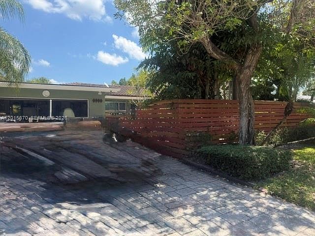 1st image of 2900 NE 21st Ter