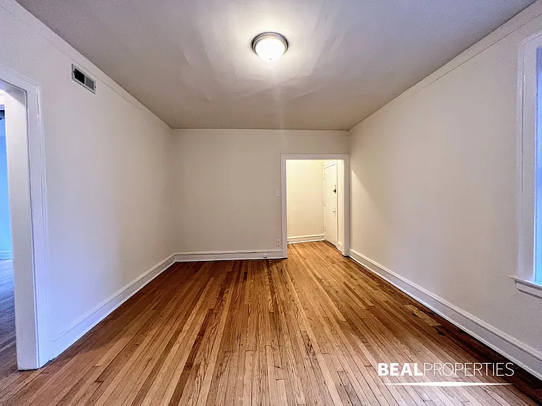 1444-50 W Byron St — Photo 15