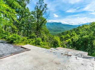 760 Vixen Run, Gatlinburg, TN 37738