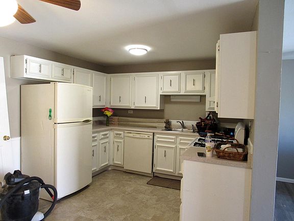 4th image of 224 Patuxet Ct #0