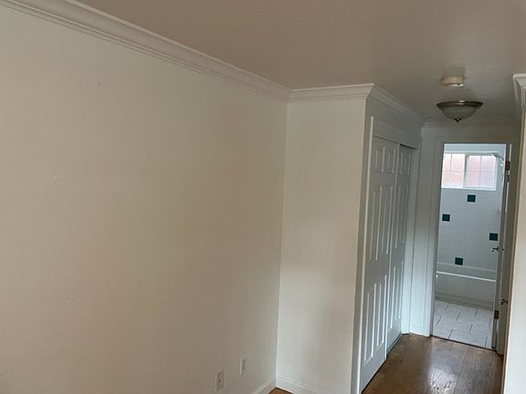 3rd image of 202-30 N Emerson St