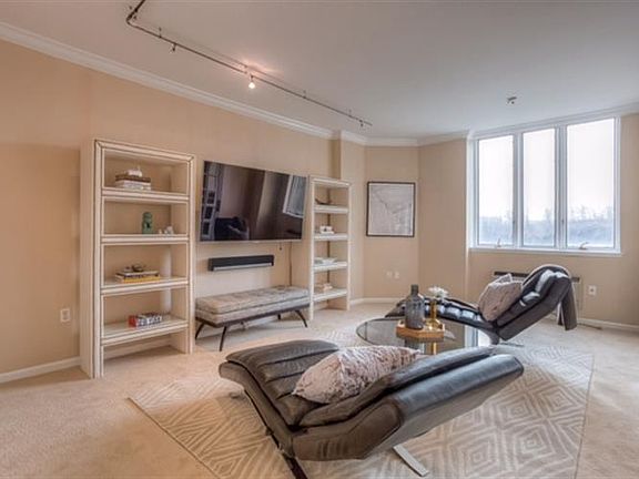 5th image of 10 Smith Manor Blvd APT 814