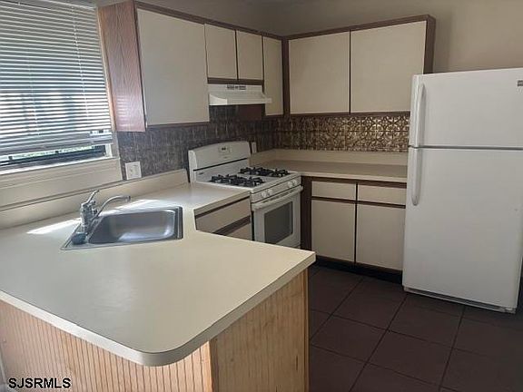 4th image of 4406 Yorktown Pl #81
