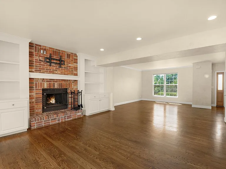 2420 Regal View Ct — Photo 9
