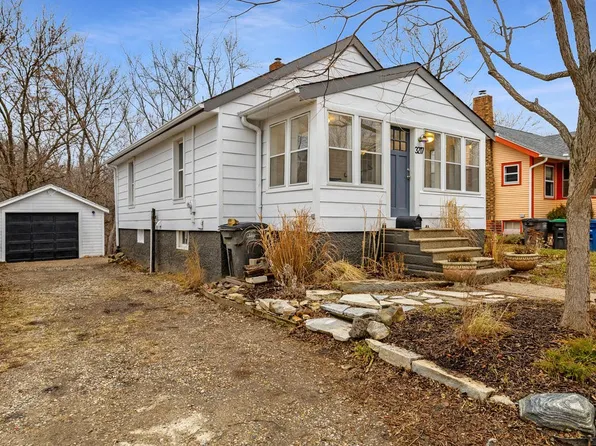 3217 Mondamin Ave, Des Moines, IA 50311