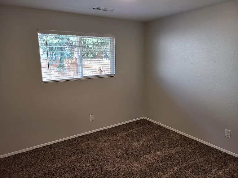 806 W Brumback St — Photo 13