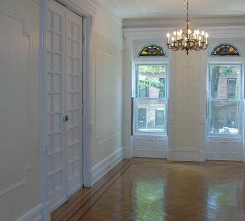 2nd image of 403 Park Pl