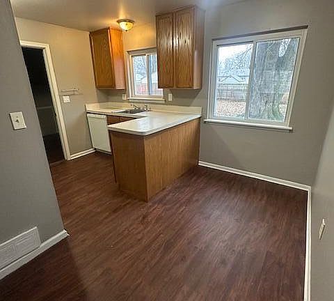 4th image of 26935 California St